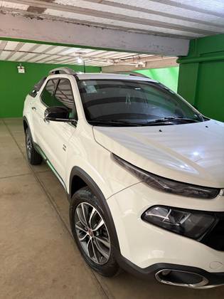 FIAT TORO 2.0 16V TURBO DIESEL VOLCANO 4WD AT9 FIAT TORO 2.0 16V TURBO DIESEL VOLCANO 4WD AT9